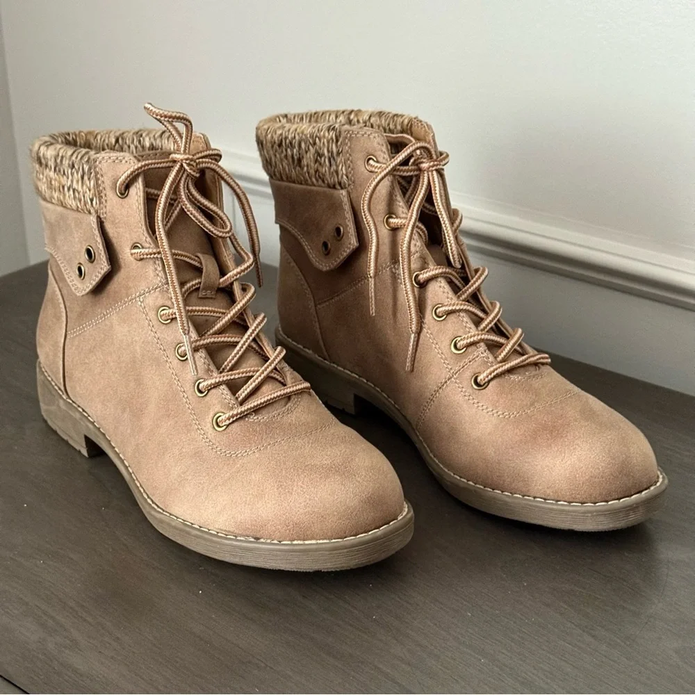 St. John's Bay Knit Top Lace-Up Boots Size 9.5